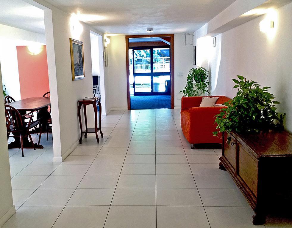 Hotel Forum Rozzano Buitenkant foto