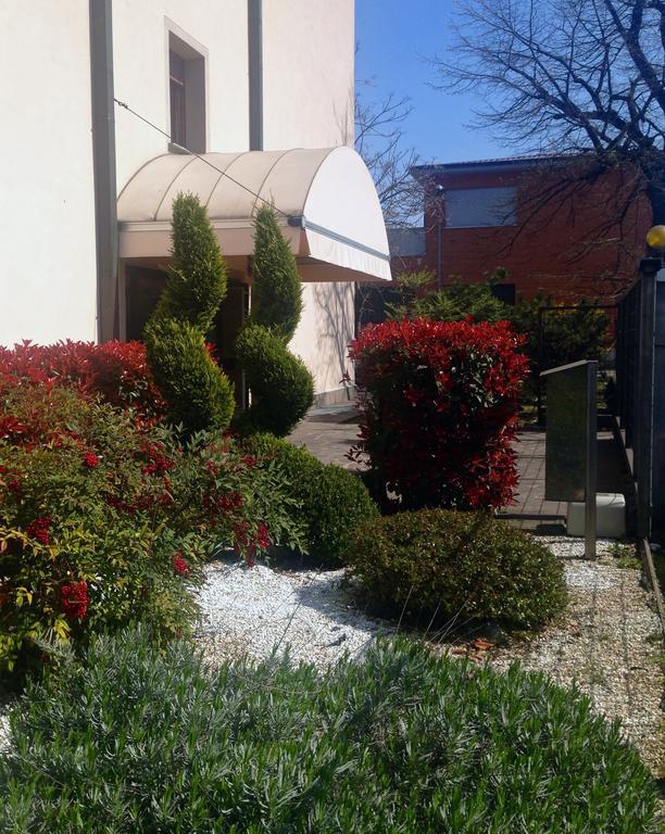 Hotel Forum Rozzano Buitenkant foto