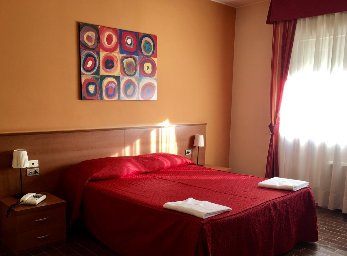 Hotel Forum Rozzano Buitenkant foto