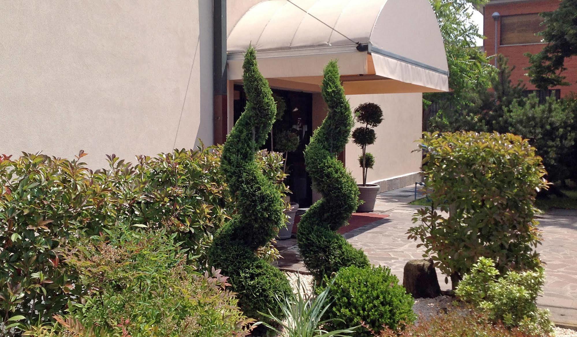 Hotel Forum Rozzano Buitenkant foto